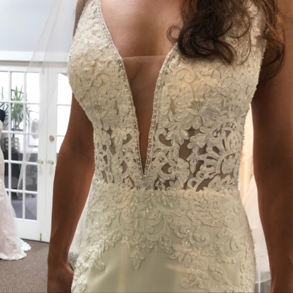Essence of Australia D2508 Wedding Dress - Picture 5 of 11